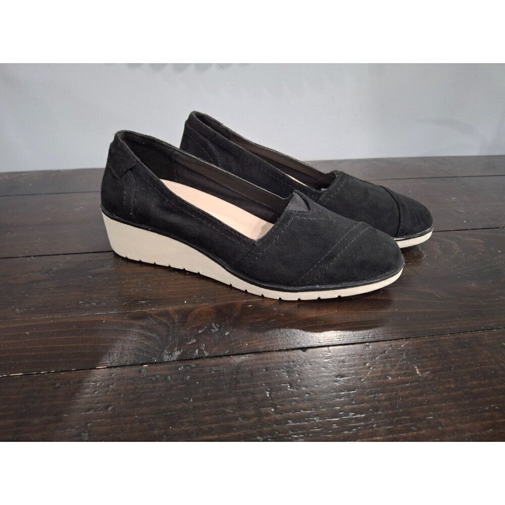 EUC MIa Amore Keana Black Suedette Wedge Slip-ons/Size 7